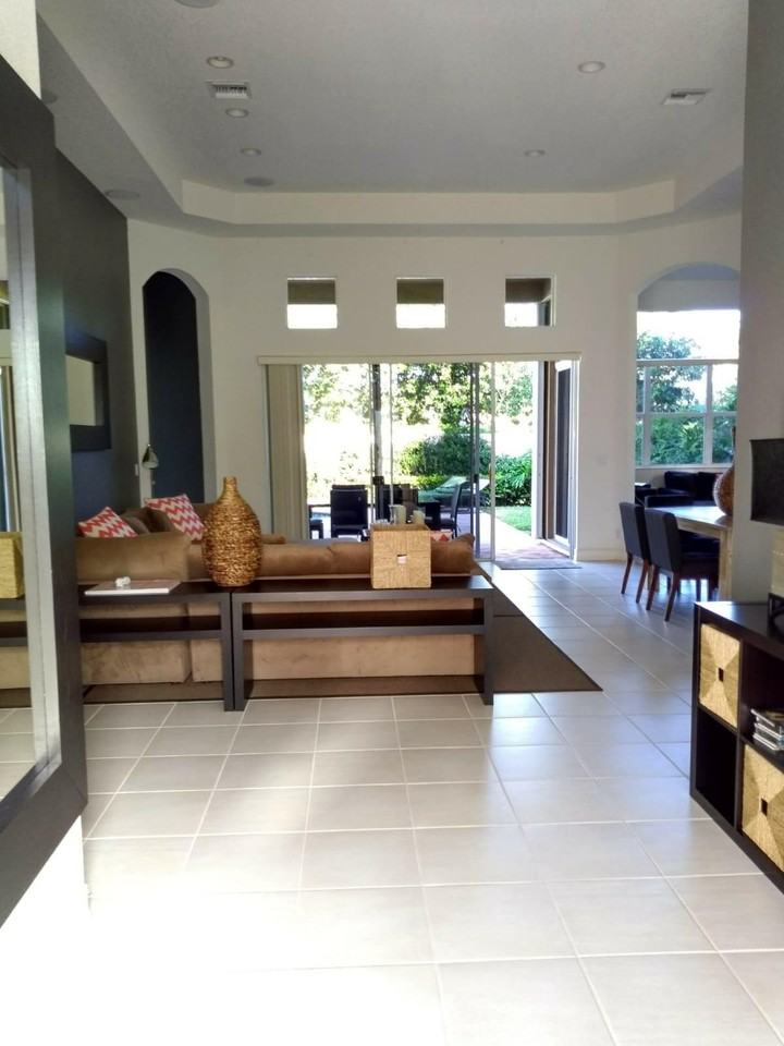 10768 Waterford Pl - Photo 4 of 12