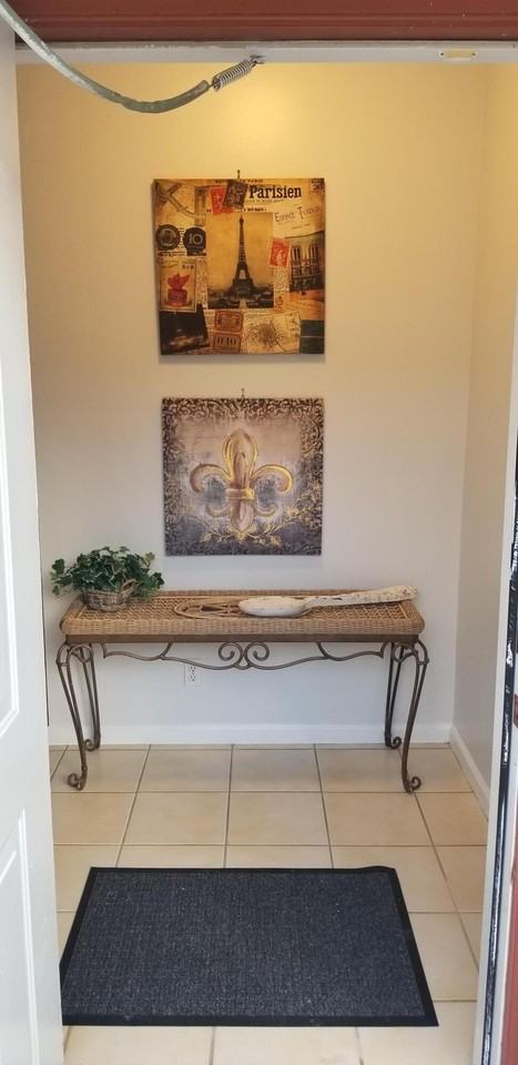 1509 Hawthorne Pl - Photo 2 of 14