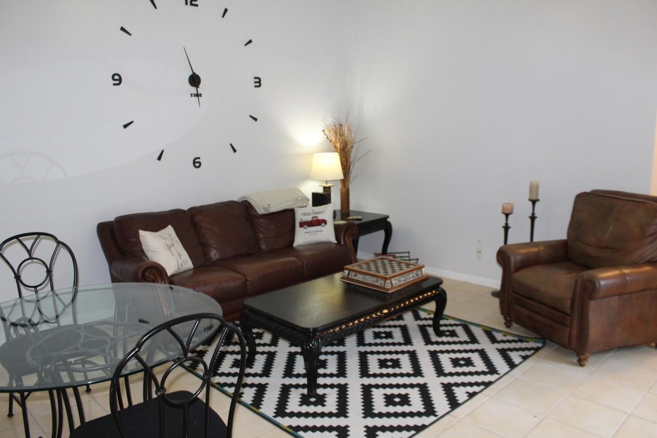 1509 Hawthorne Pl - Photo 4 of 14