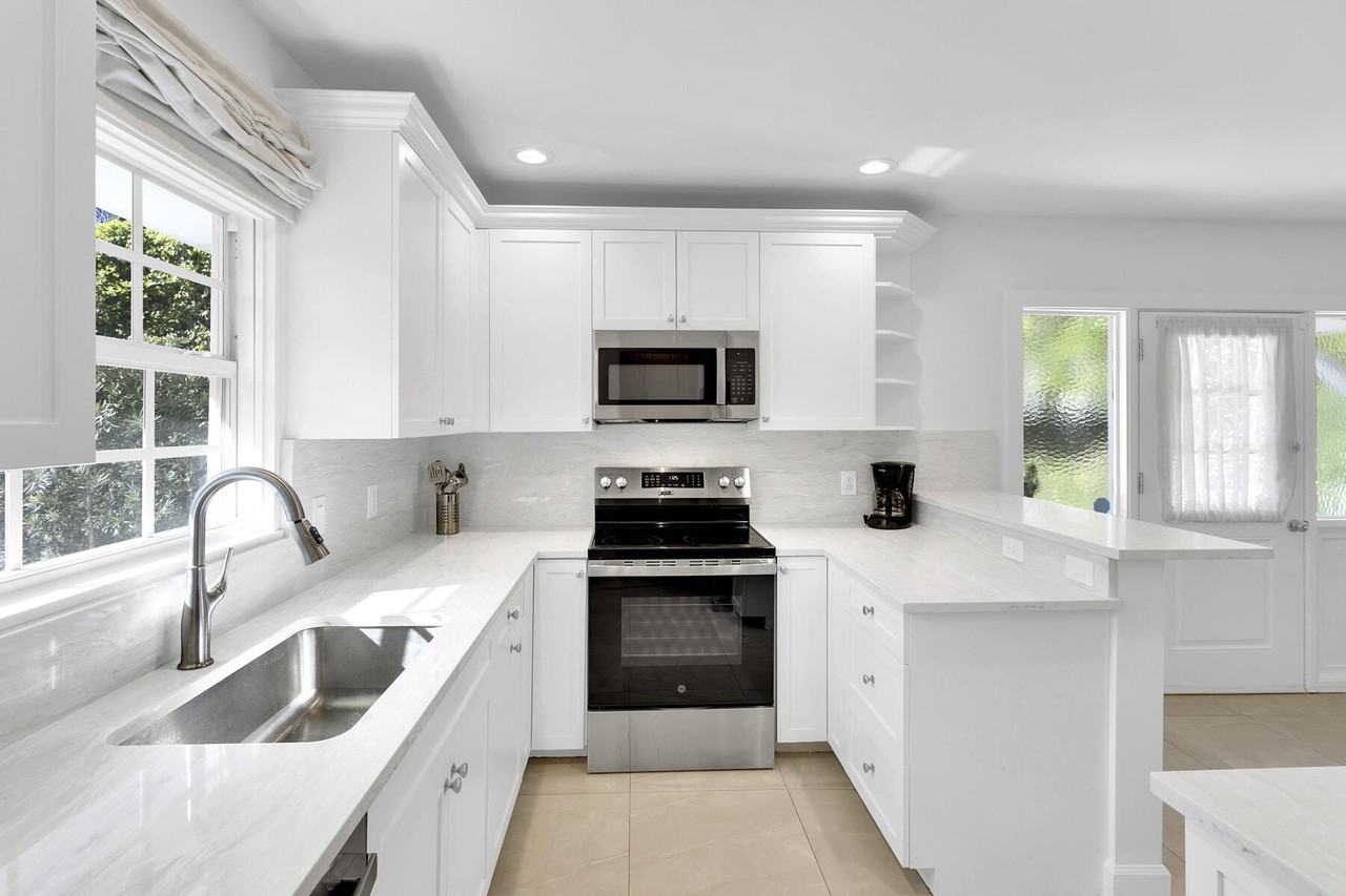 211 Miraflores Dr - Photo 7 of 27