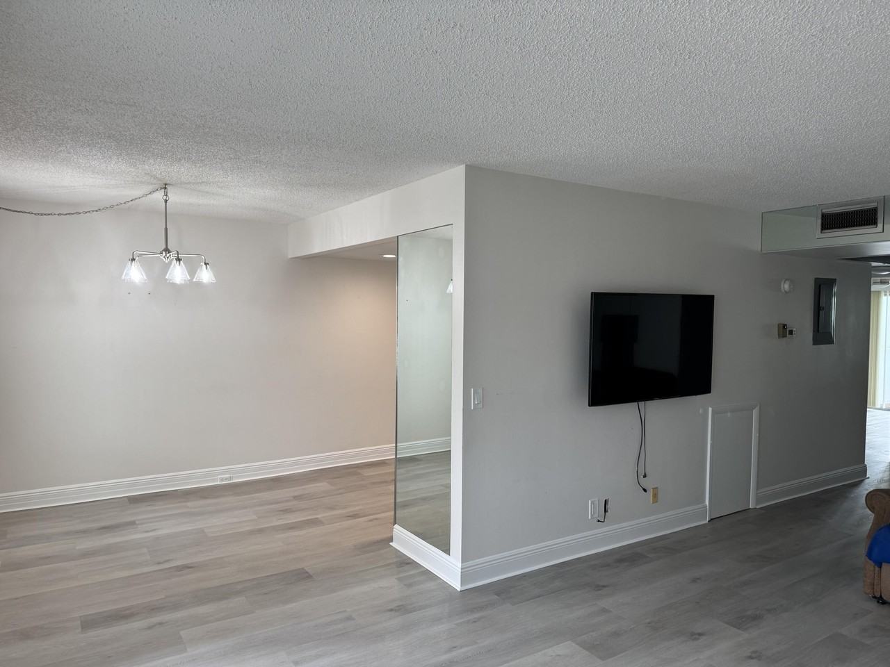 2039 Rexford C #C - Photo 2 of 27