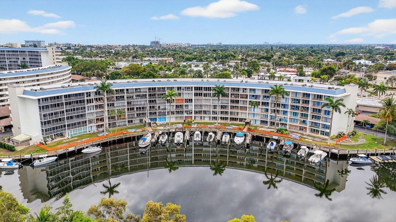 1319 E Hillsboro Blvd #208