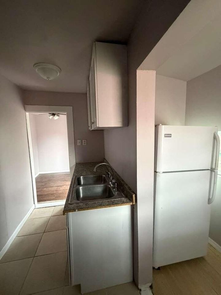 701 N 9th St #B - Photo 7 of 11