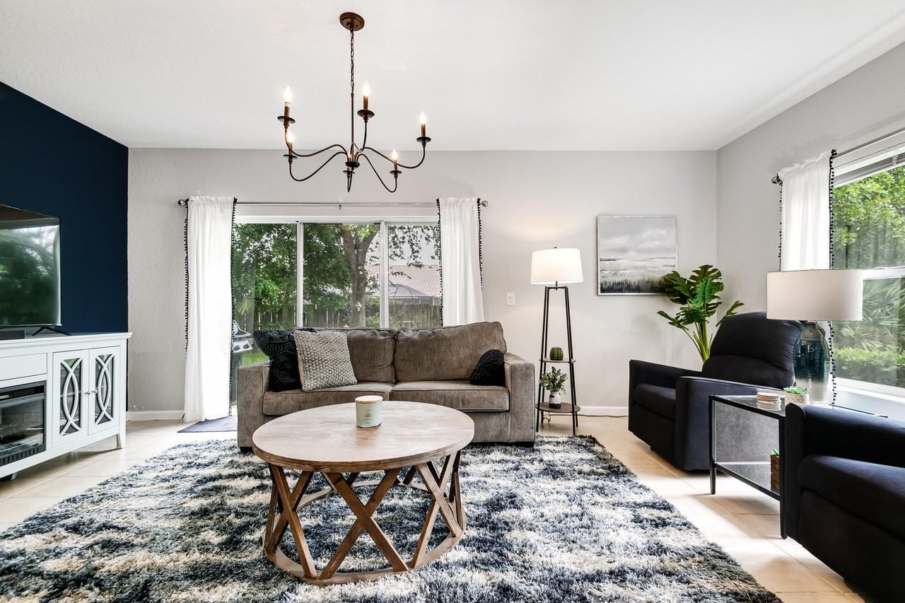 13354 Georgian Ct - Photo 3 of 30