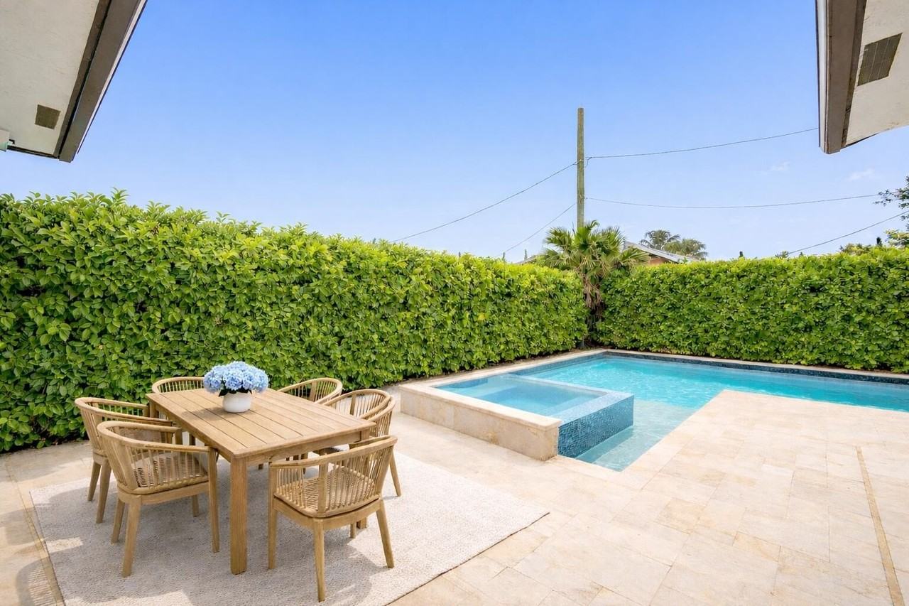 7606 S Olive Ave - Photo 3 of 30