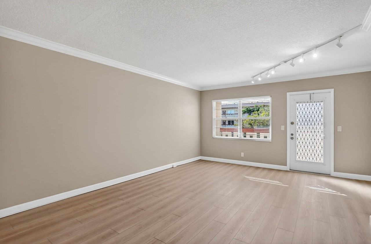 277 Brighton G #G - Photo 6 of 44