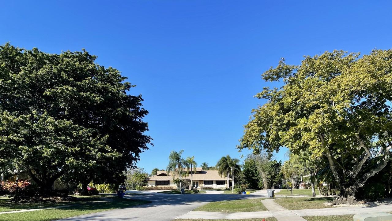 21597 Reflection Ln - Photo 2 of 29