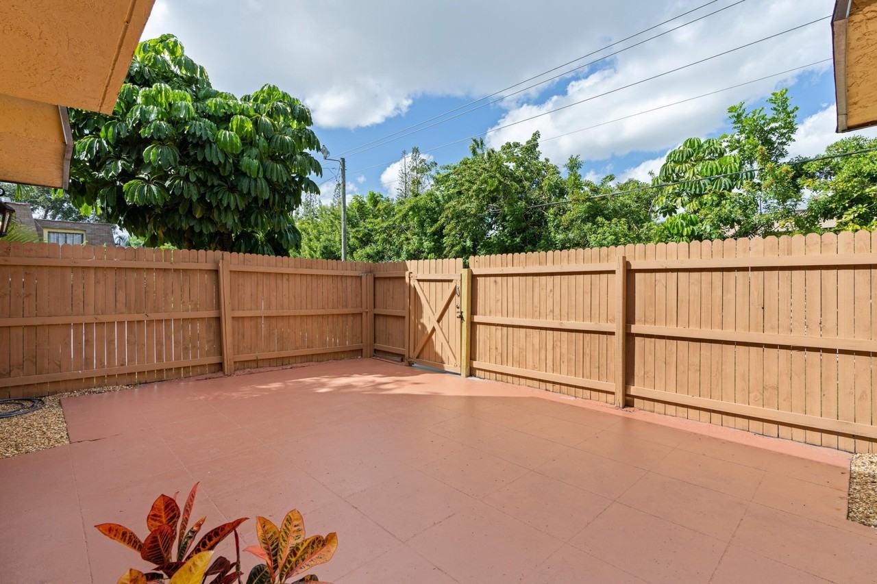 226 Alemeda Dr - Photo 5 of 23