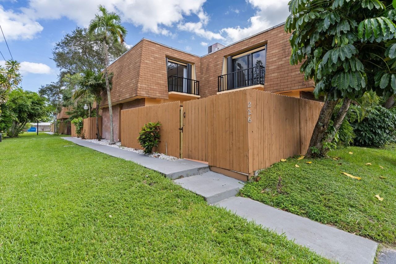 226 Alemeda Dr - Photo 6 of 23