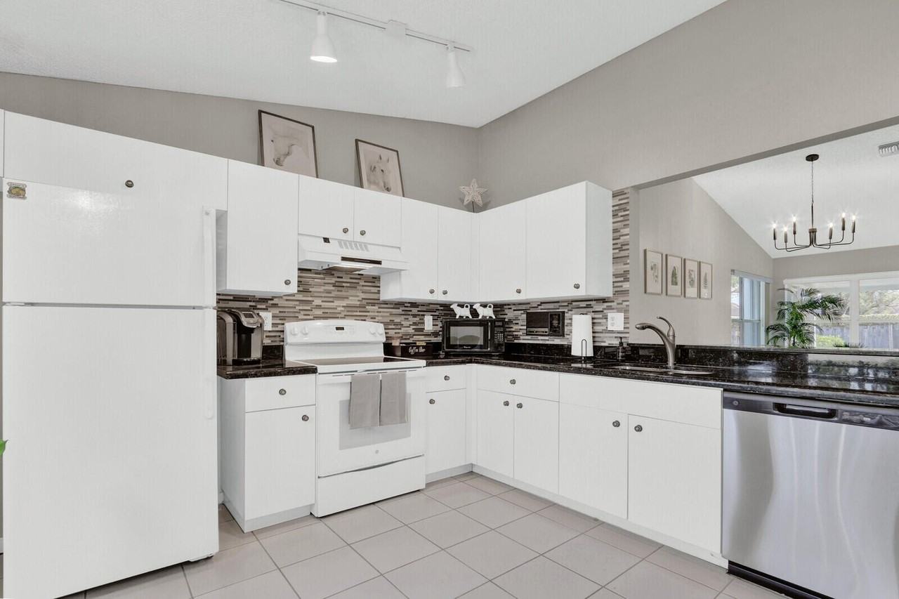 1544 Old Cypress Trl - Photo 3 of 18