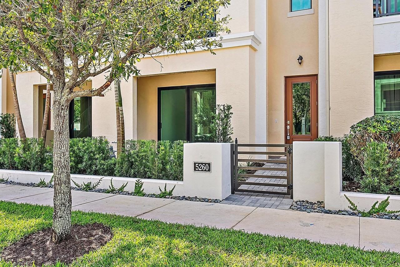 5260 Beckman Ter - Photo 3 of 50