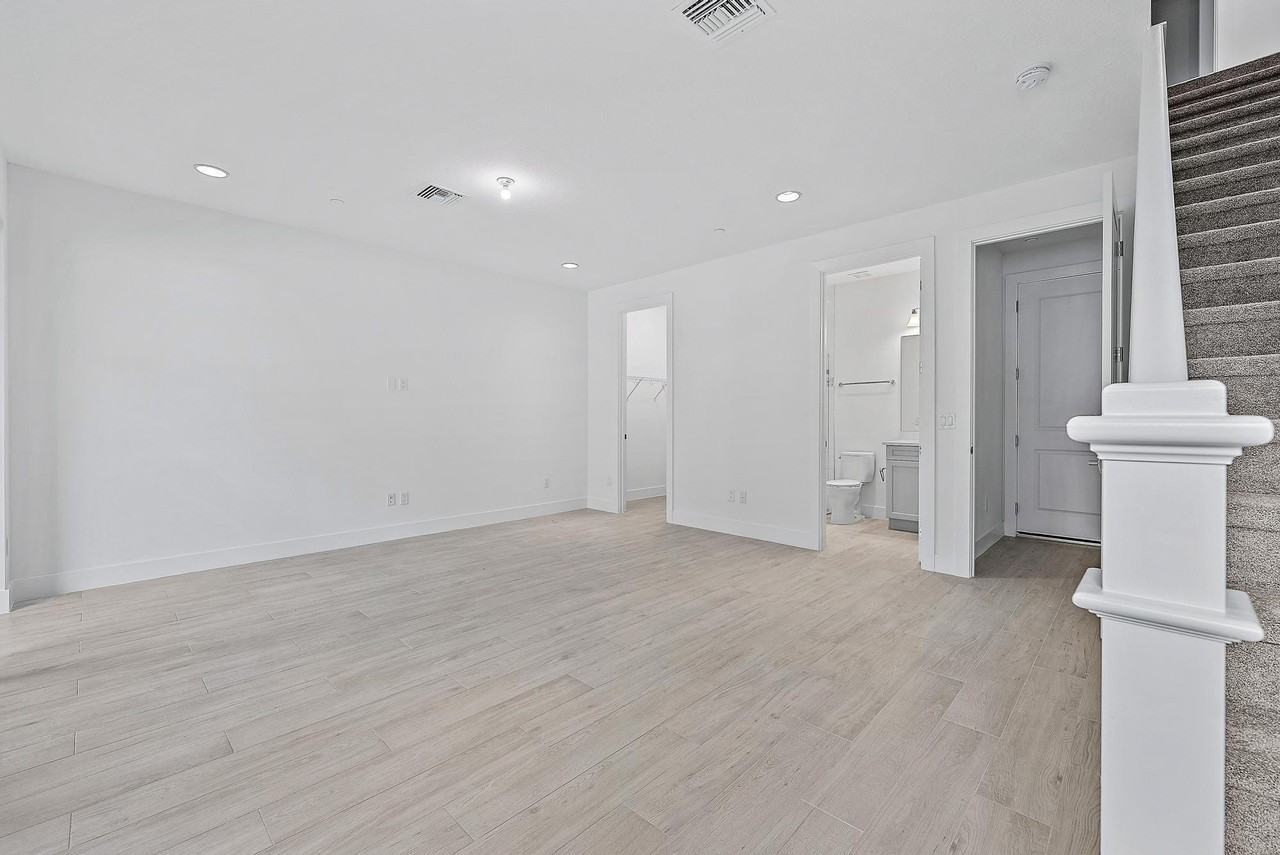 5260 Beckman Ter - Photo 4 of 50