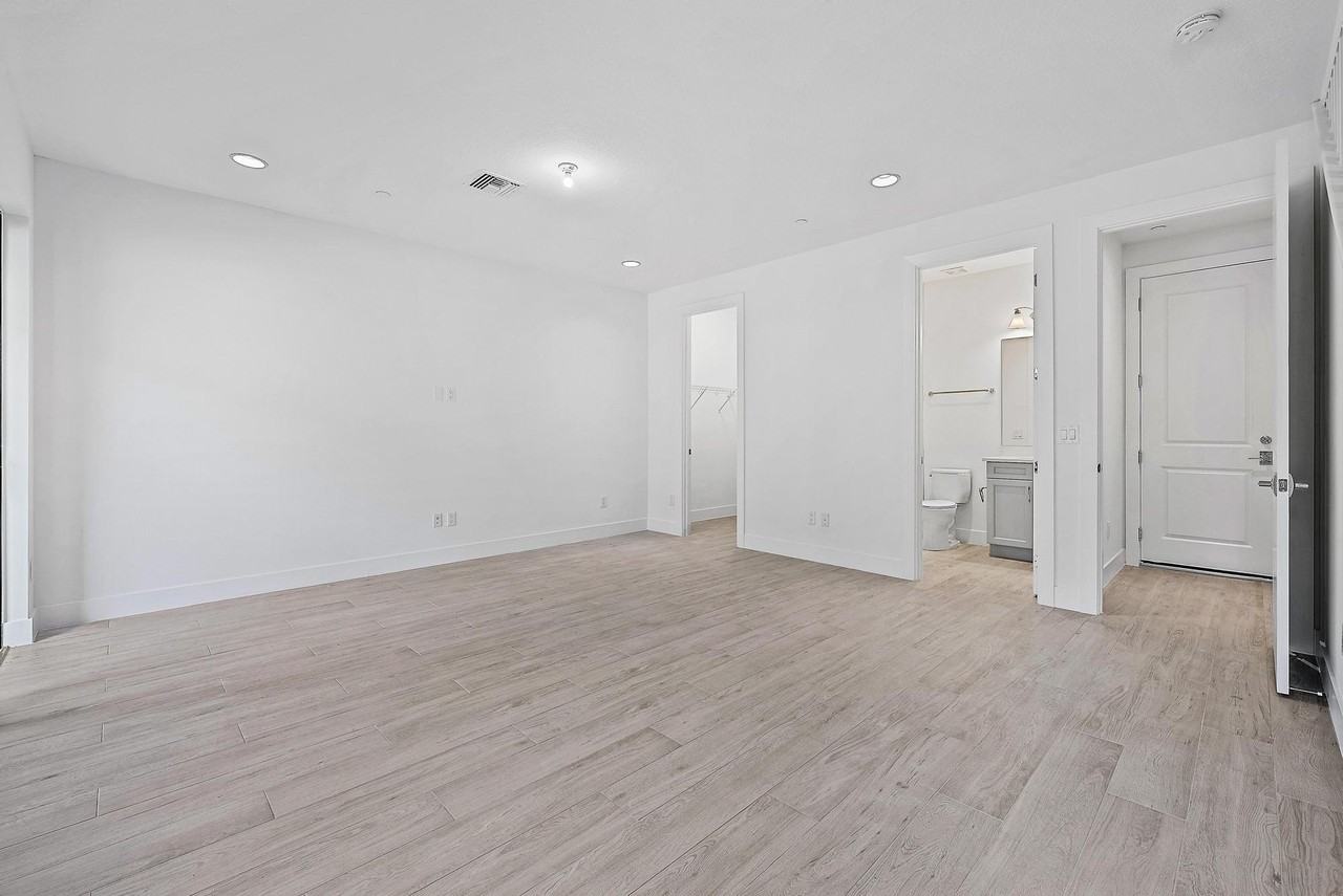 5260 Beckman Ter - Photo 5 of 50