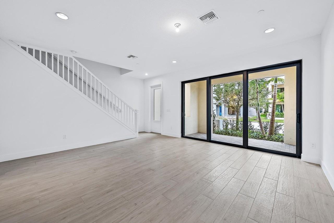 5260 Beckman Ter - Photo 7 of 50