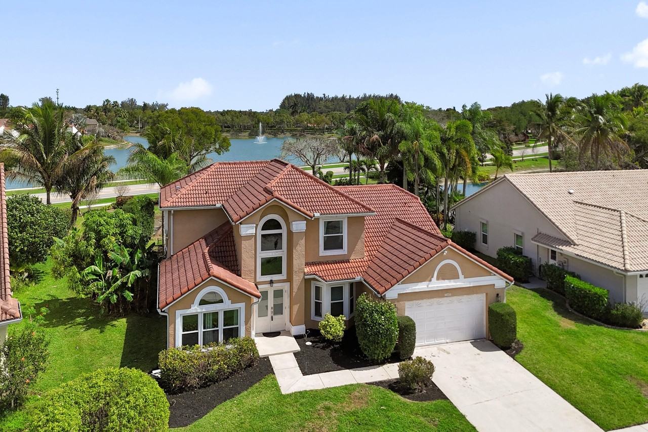 10732 Sea Cliff Cir - Photo 2 of 34