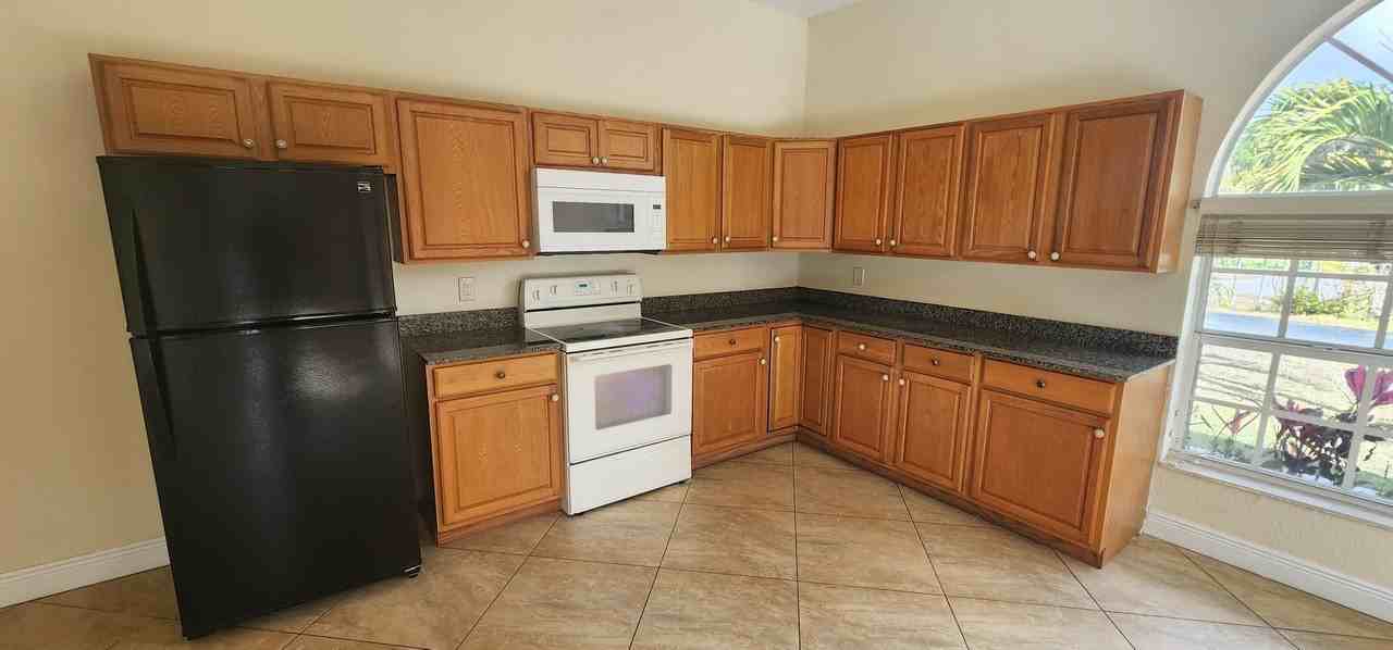 12094 Citrus Grove Blvd - Photo 5 of 10