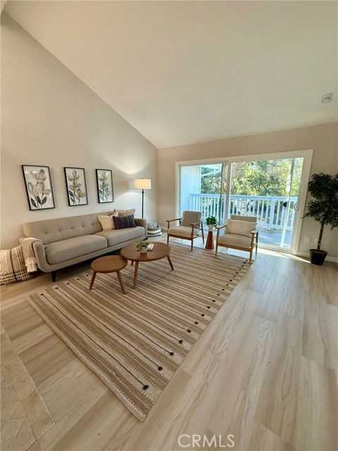 33555 Sea Gull Ct - Photo 3 of 8