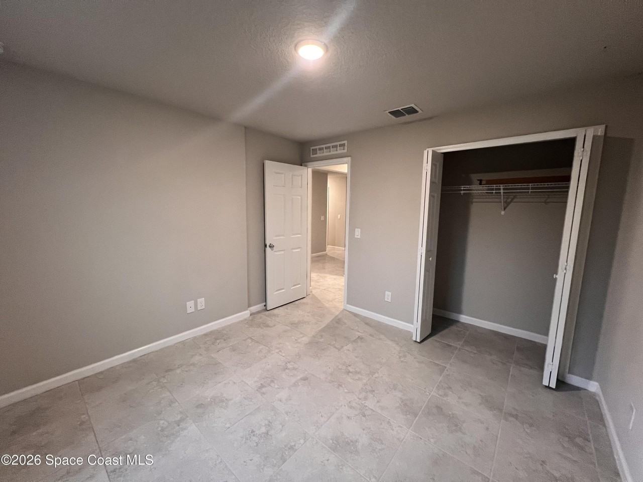 545 Cooper Ct Sw - Photo 4 of 19