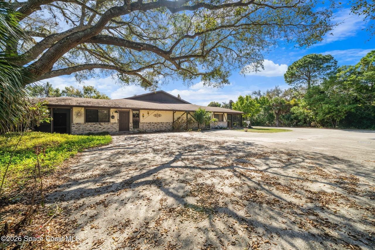 6109 Gallop Ct - Photo 2 of 21