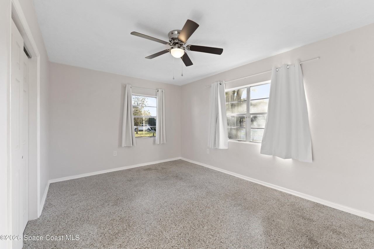 1807 Elizabeth St - Photo 6 of 18