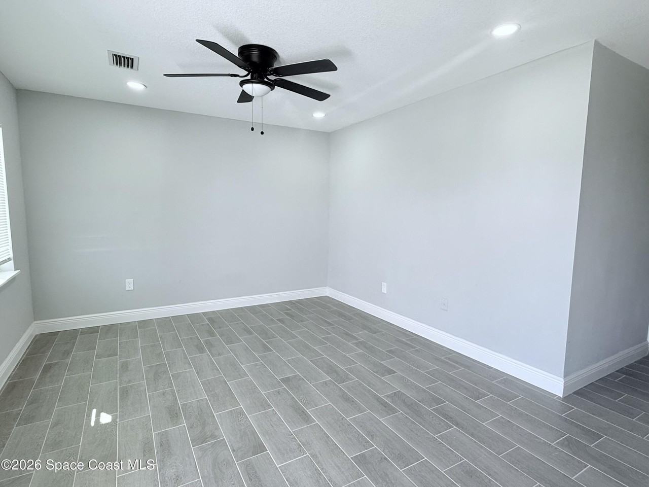 2556 Sarno Rd - Photo 6 of 22