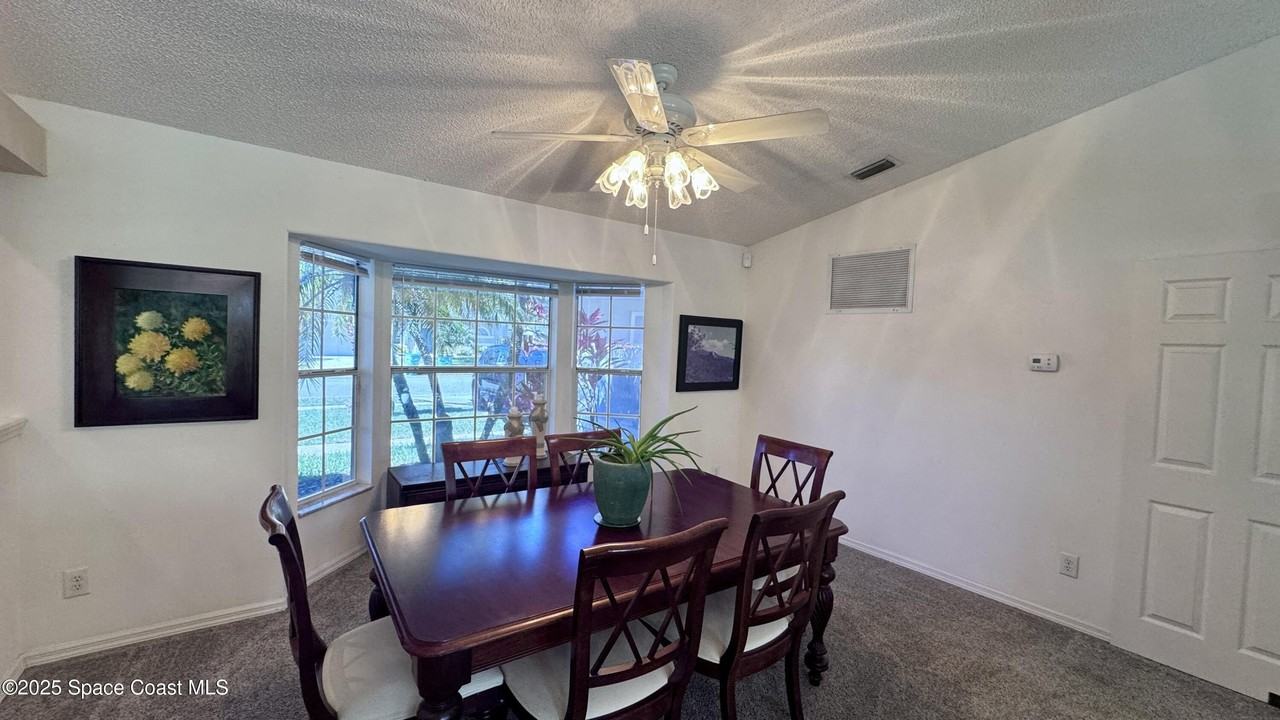 615 Sheridan Woods Dr - Photo 4 of 33