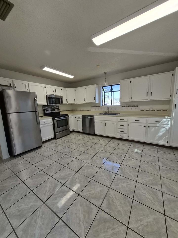 57 Shores Blvd - Photo 6 of 24