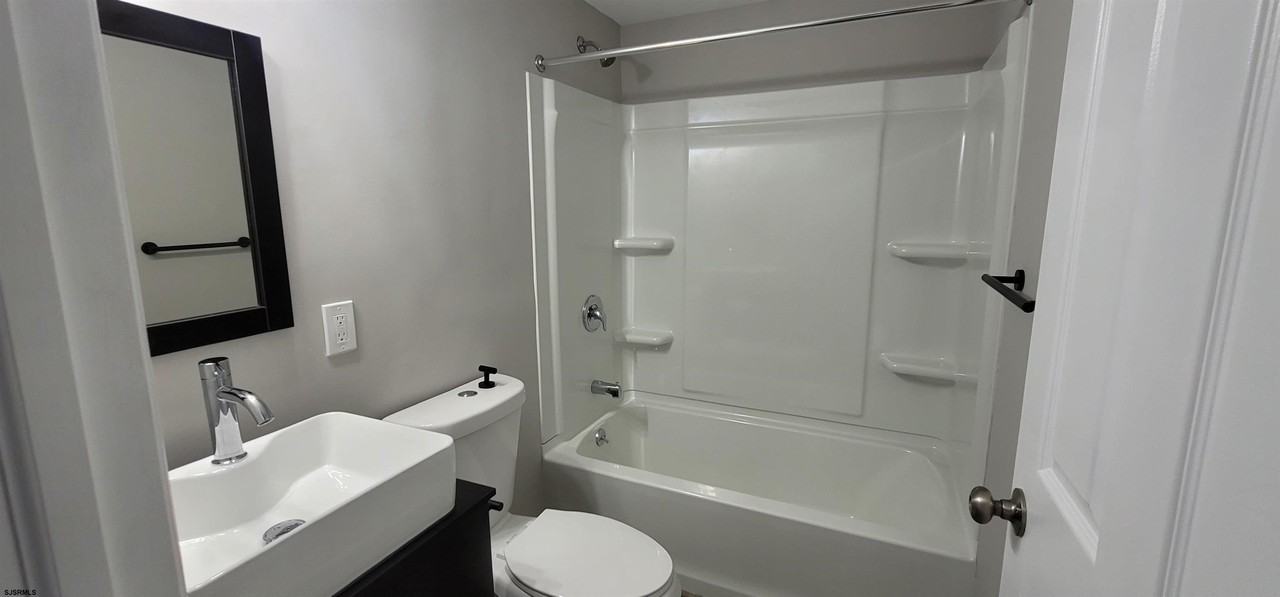 2011 Caspian Ave - Photo 6 of 7