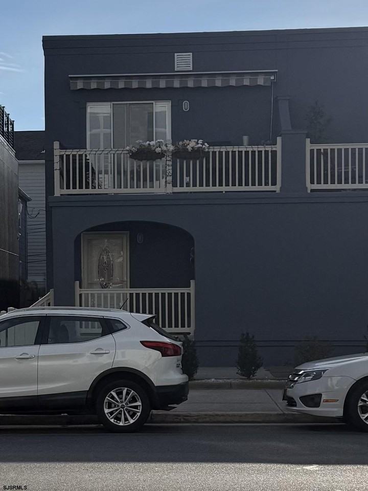 9704 Ventnor Ave - Photo 2 of 19