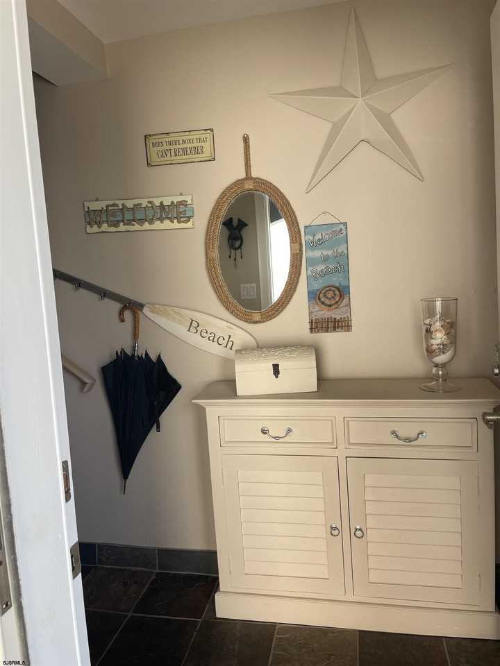 9704 Ventnor Ave - Photo 3 of 19