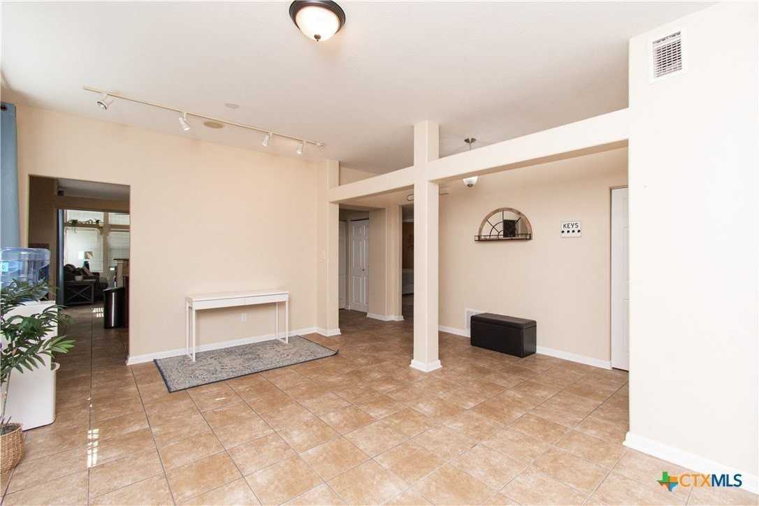 421 Shadowpoint - Photo 2 of 24