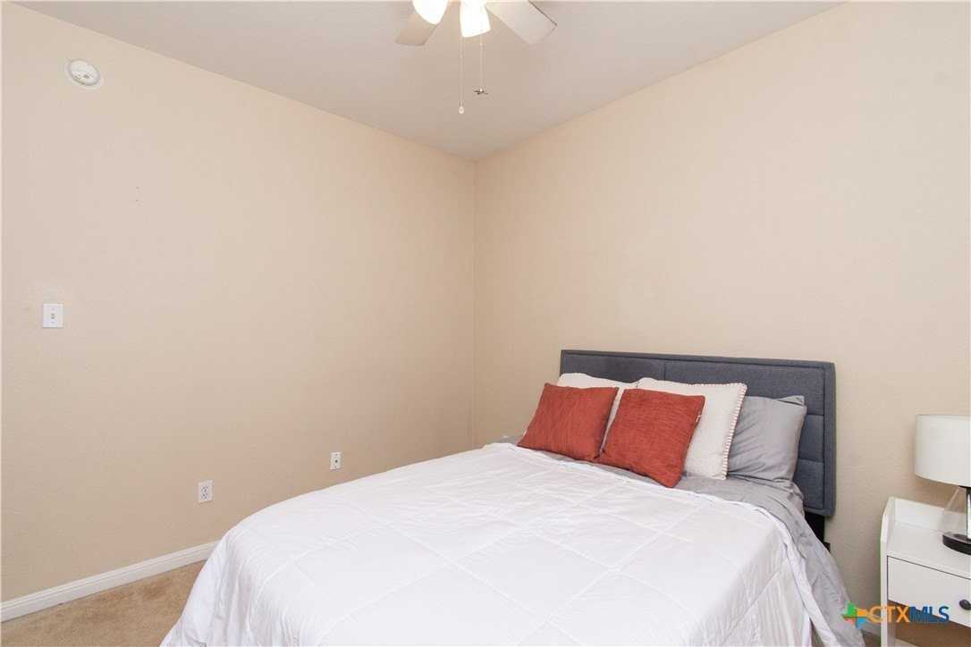 421 Shadowpoint - Photo 6 of 24