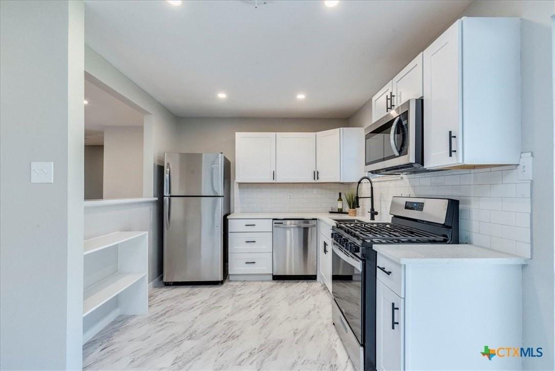 704 S 3rd St - Photo 7 of 20