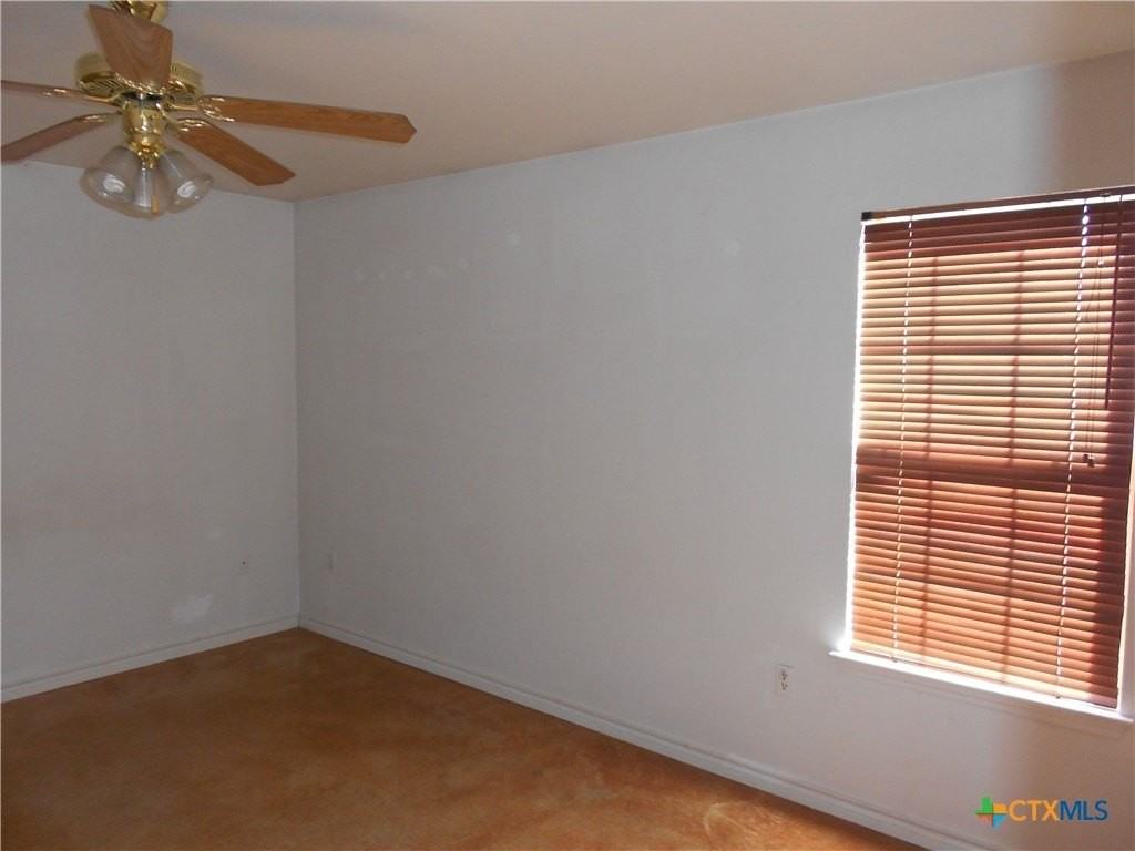 809 E Avenue I - Photo 3 of 9