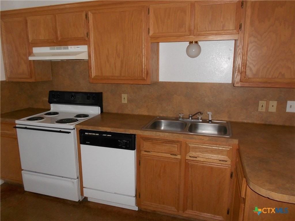 809 E Avenue I - Photo 5 of 9