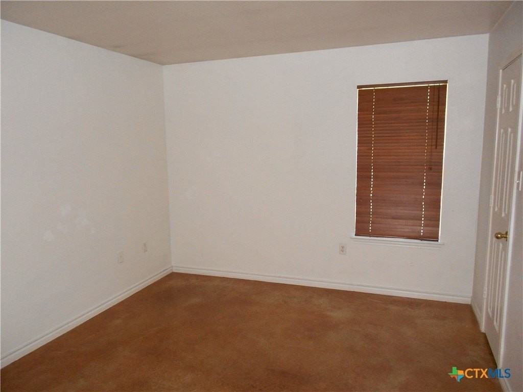 809 E Avenue I - Photo 7 of 9