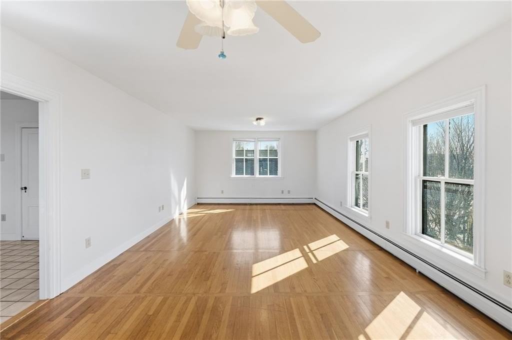 686 Hope St Apt 3 - Photo 3 of 25