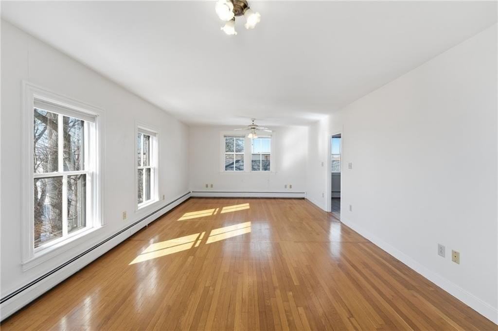 686 Hope St Apt 3 - Photo 5 of 25