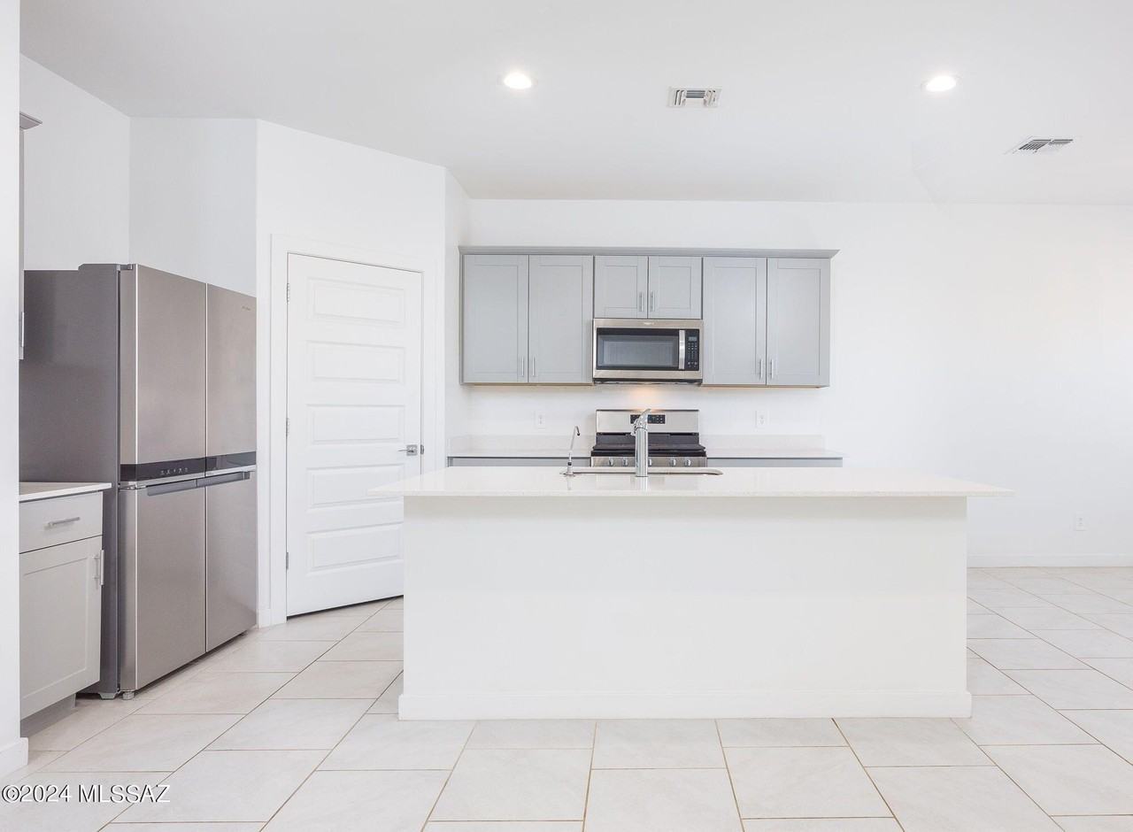 12490 W Gini Ln - Photo 4 of 25