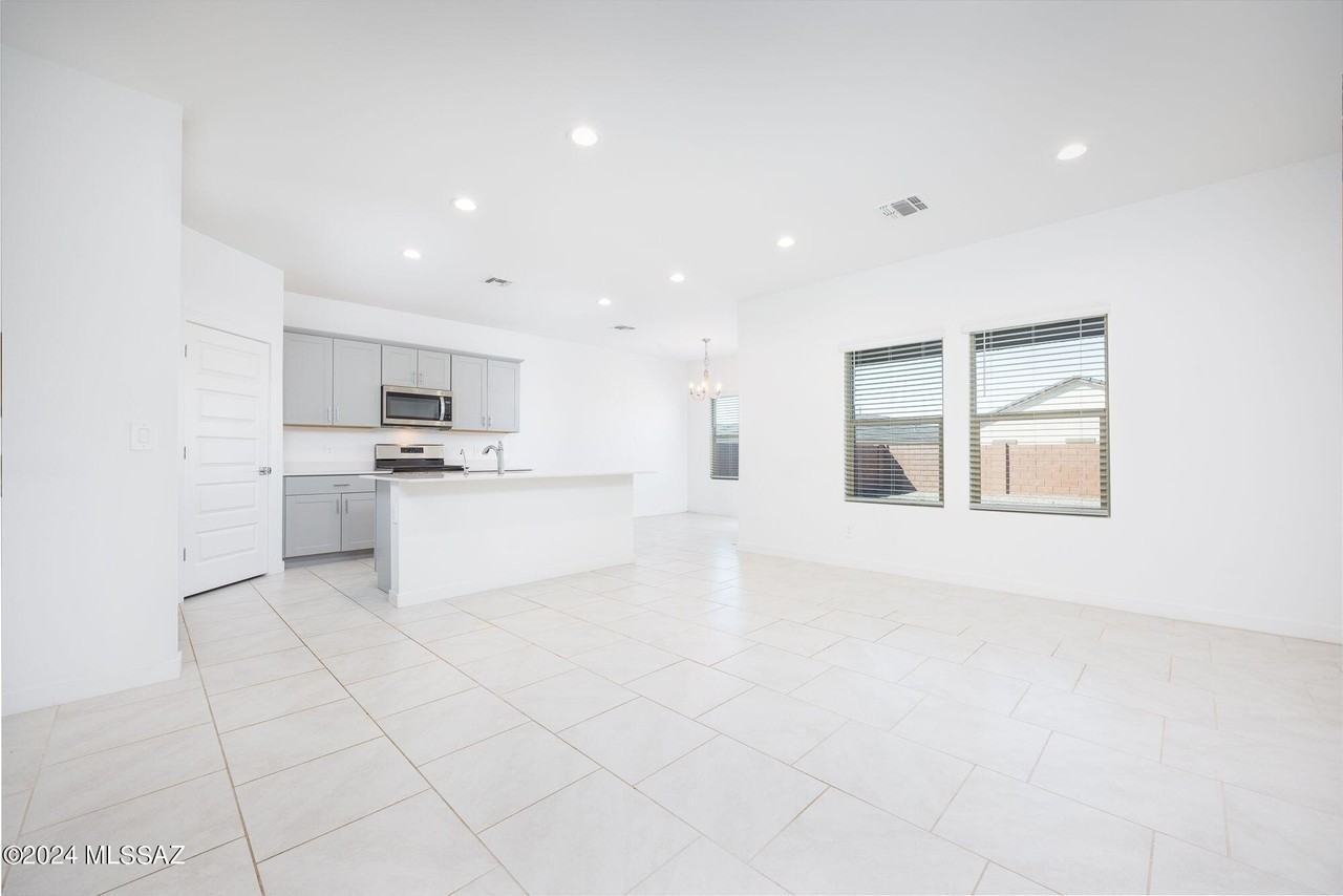 12490 W Gini Ln - Photo 7 of 25