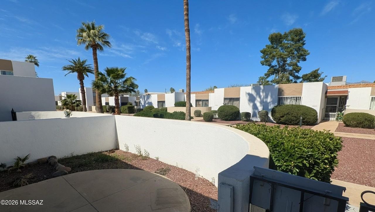 6539 E Golf Links Rd - Photo 2 of 14