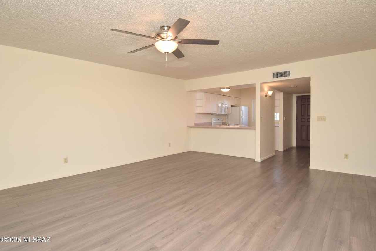 893 S Pantano Pkwy - Photo 6 of 25