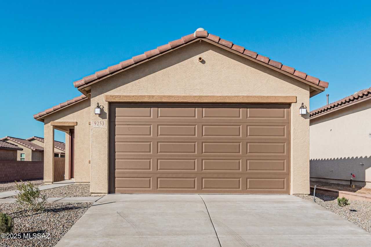 9253 N Agave Gold Rd - Photo 2 of 31