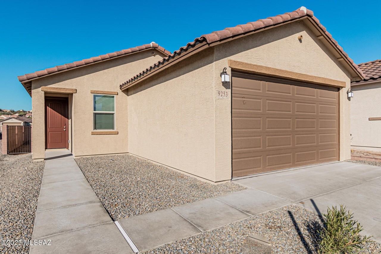 9253 N Agave Gold Rd - Photo 5 of 31