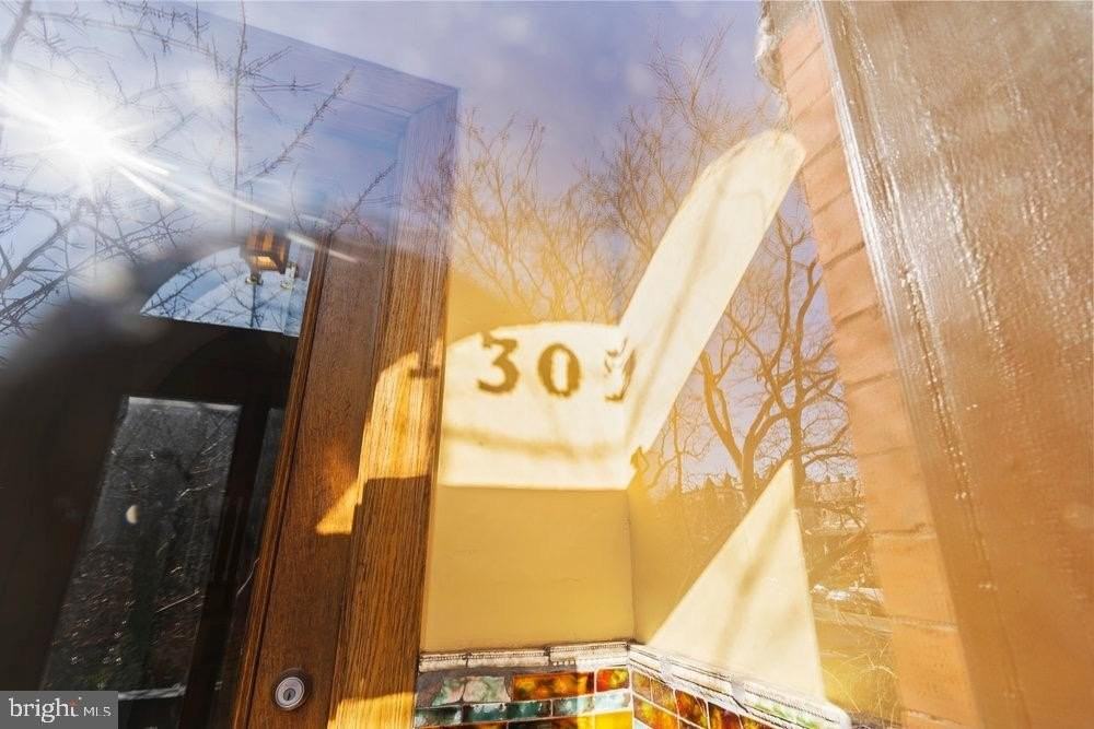 1305 Fairmont St Nw - Photo 5 of 50