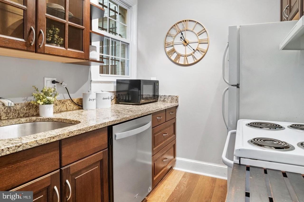 1125 Maryland Ave Ne Apt 6 - Photo 5 of 15