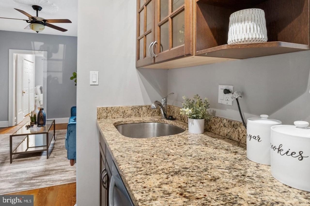 1125 Maryland Ave Ne Apt 6 - Photo 7 of 15