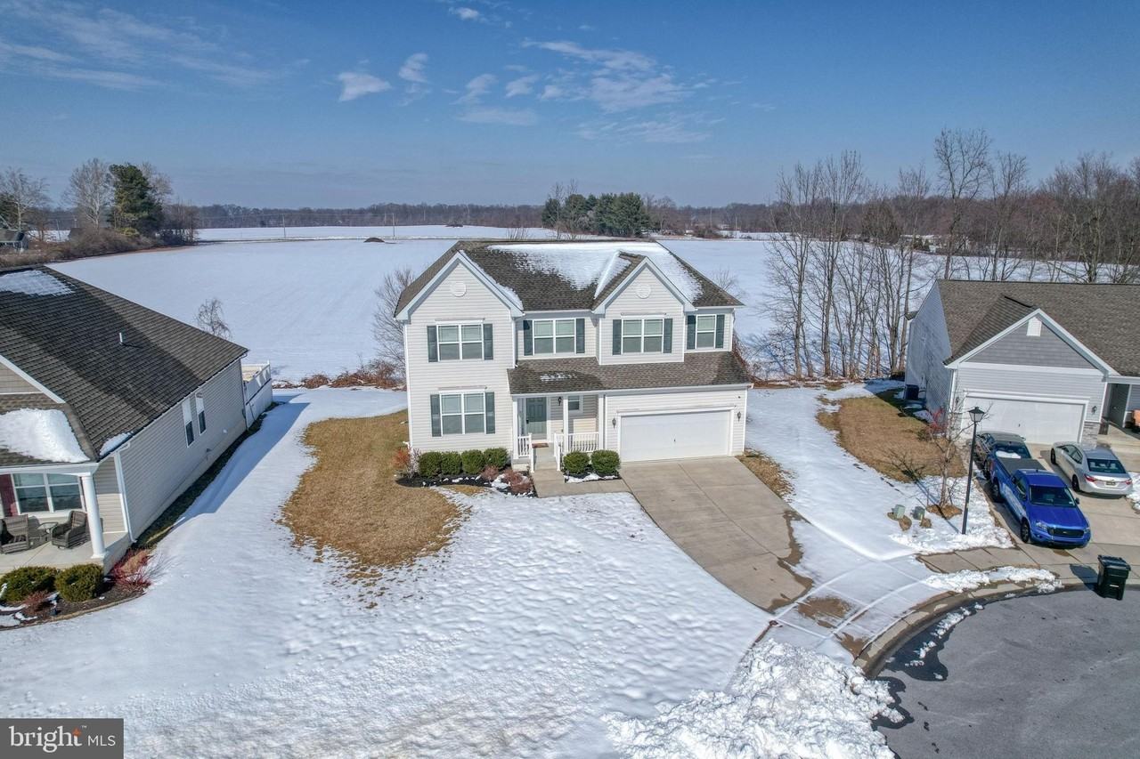 101 Beaufort Ct - Photo 3 of 50