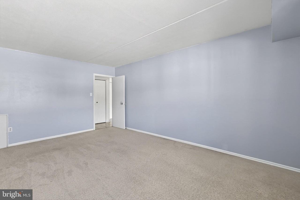 64UNIT Welsh Tract Rd Unit C305 - Photo 5 of 21