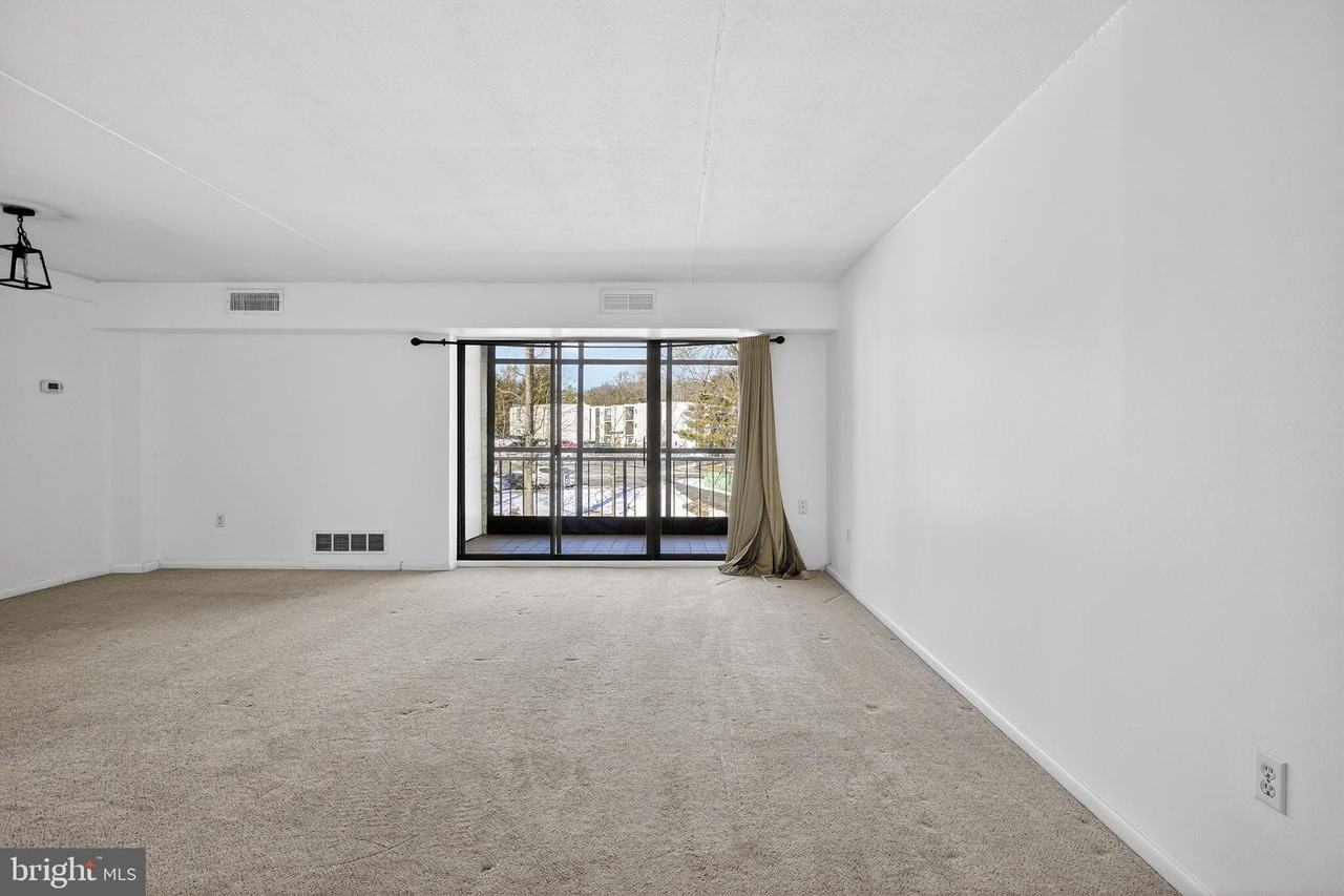 64UNIT Welsh Tract Rd Unit C305 - Photo 7 of 21